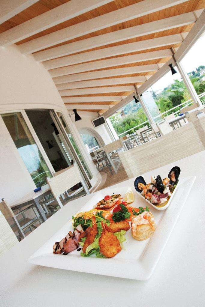 Ganimede Hotel Sperlonga Ngoại thất bức ảnh